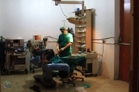 المكتب الطبي - المجلس المحلي لمدينة داريا جانب من غرفة العمليات في المشفى الميداني
