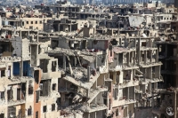 آثار الدمار جرّاء القصف الهمجي المستمر على الأحياء السكنية في المدينة